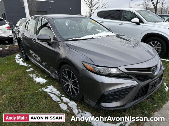 2022 toyota camry se
