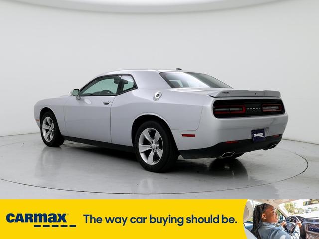 2022 dodge challenger sxt