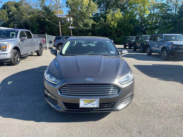 2016 ford fusion se