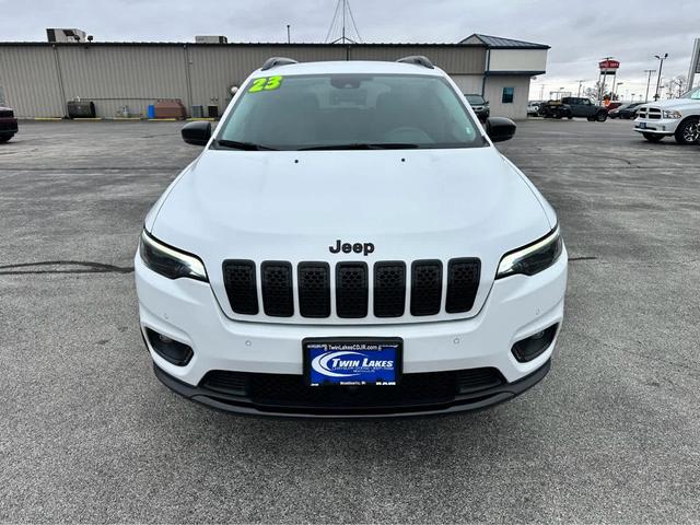 2023 jeep cherokee altitude lux