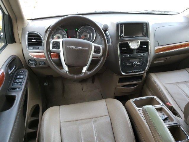 used 2013 chrysler town & country touring vassar, mi 48768 for sale in vassar, michigan