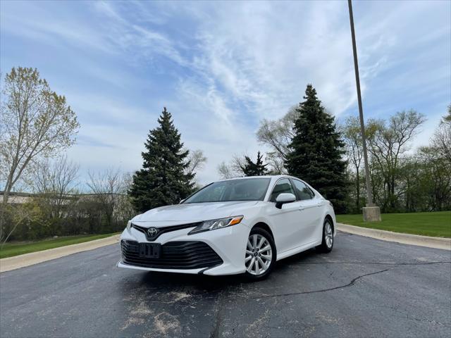 2020 toyota camry le