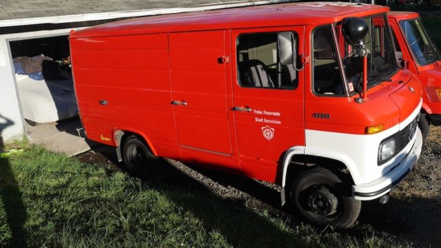 1982 mercedes t2 409 van 2.3l 7500 original miles 4sp gas 4 door rear barn doors