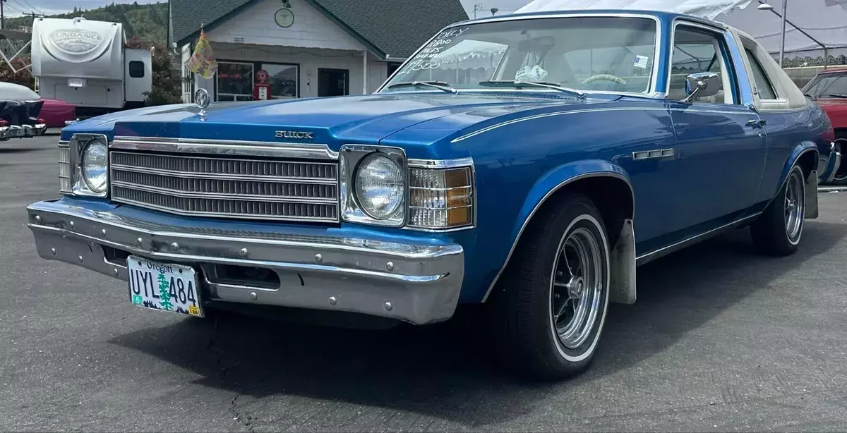 holy smokes 2,800 original miles!!! awesome condition !!