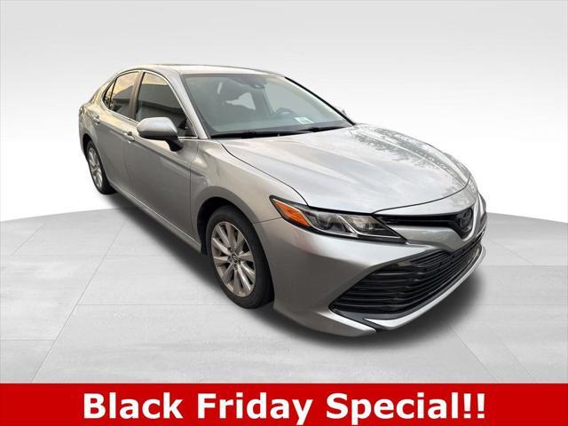 2020 toyota camry le