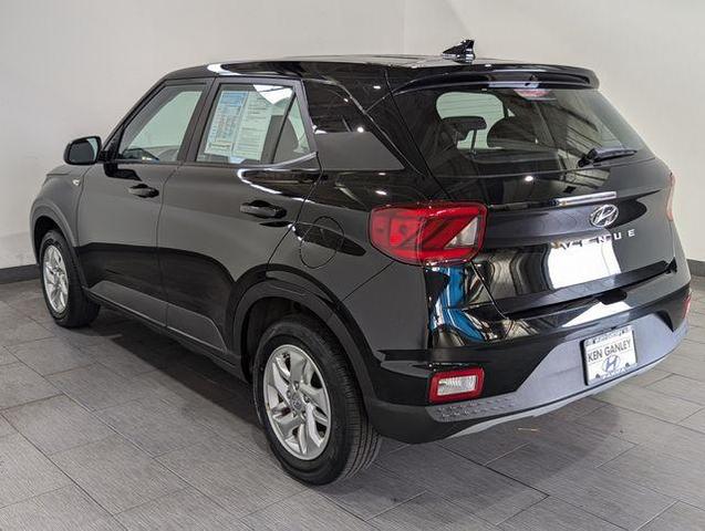 2022 hyundai venue se