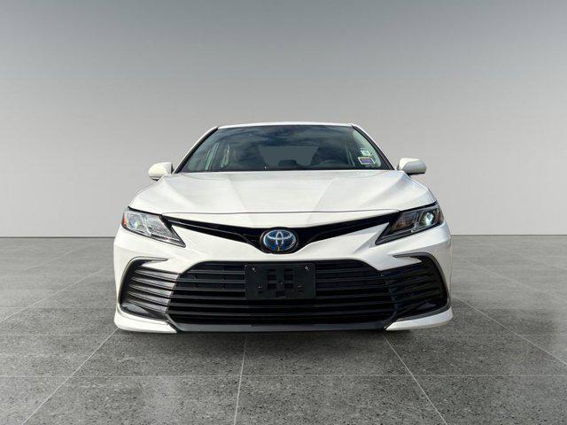 2021 toyota camry le