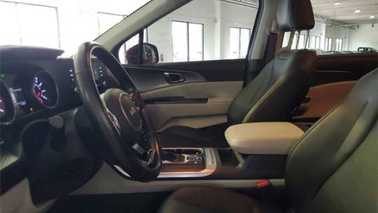 2023 kia carnival lx