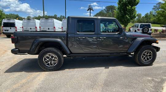 2024 Jeep Gladiator