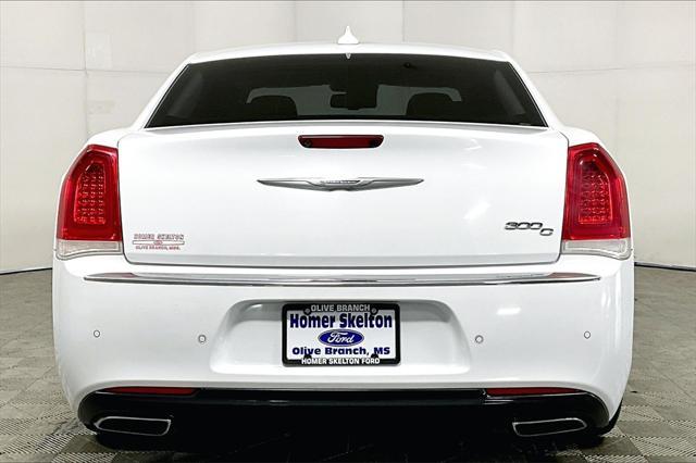 2017 chrysler 300c base