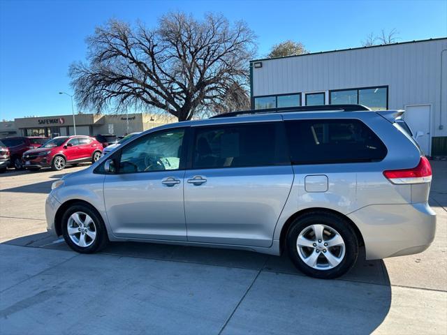 2014 toyota sienna le