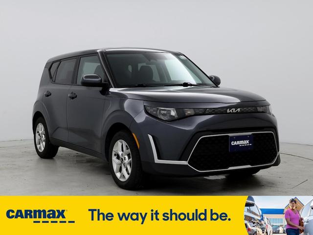 2023 kia soul lx