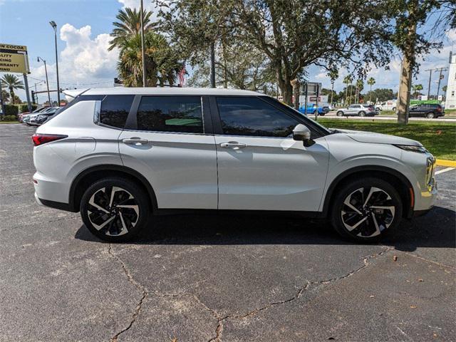 2022 mitsubishi outlander se