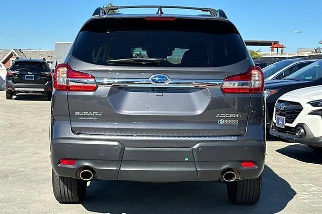 2022 subaru ascent premium 8-passenger