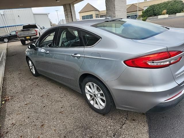 2020 ford fusion se