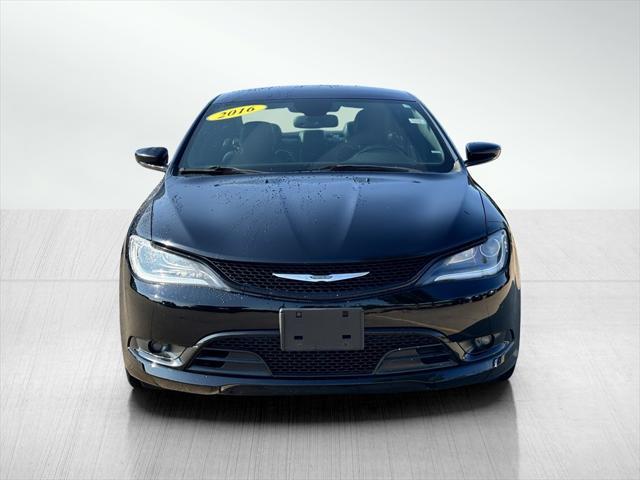 2016 chrysler 200 s