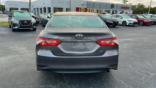 2018 toyota camry se