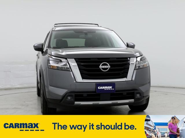 2022 nissan pathfinder sl