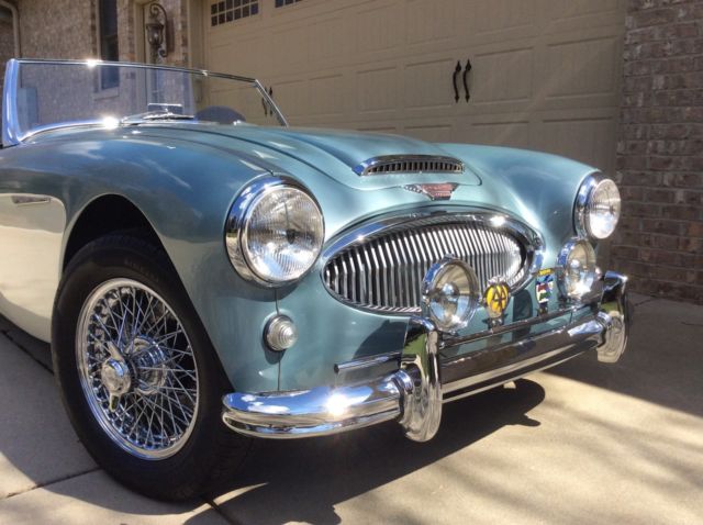 completely restored bn7 mkii (2 seater tri-carb roadster) with bmiht certificate