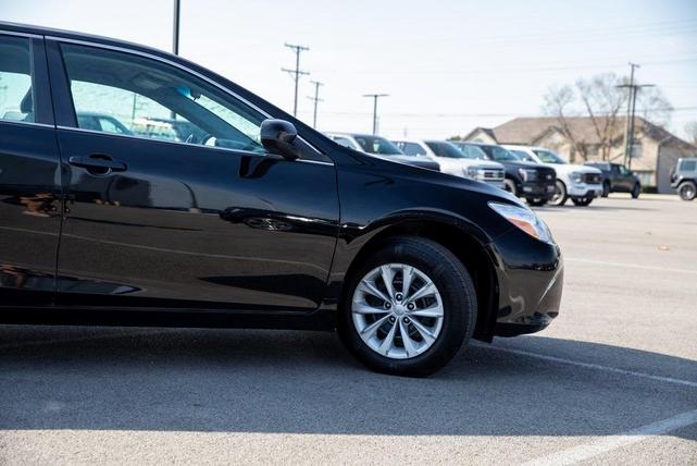 2017 toyota camry le