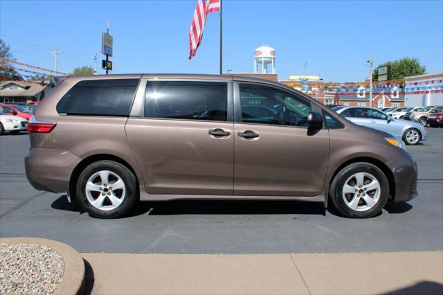 2019 toyota sienna l
