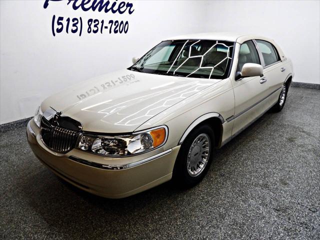 2002 lincoln town car cartier 4dr sedan