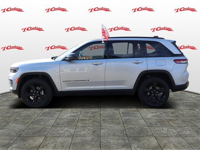 2022 jeep grand cherokee altitude