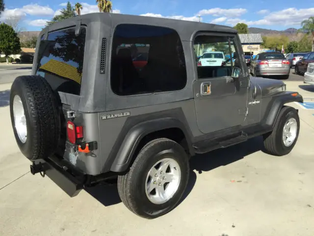 1987 jeep wrangler, 6cylinder, 5-speed, 4x4, no rust socal jeep!! runs great!