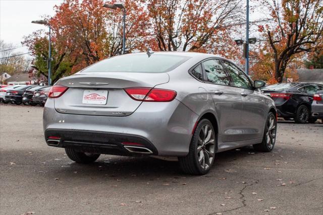 2015 chrysler 200 s