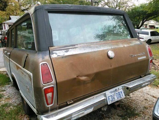 international travelall travel all 1010 base 396 . automatic v8 runs drives
