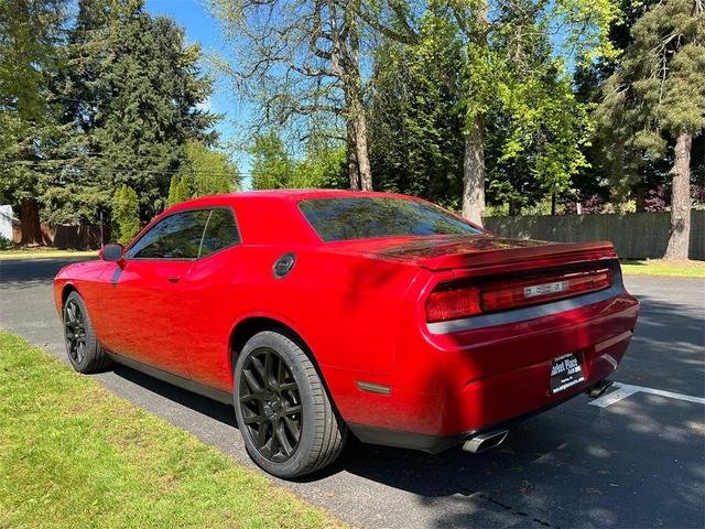2012 dodge challenger r/t