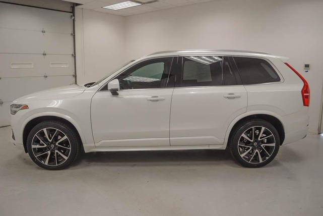 2022 volvo xc90 t6 momentum 7 passenger