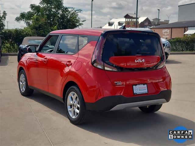 2023 kia soul lx