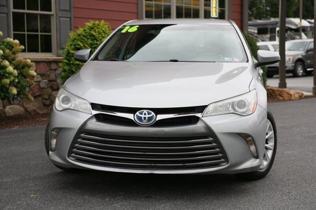 2016 toyota camry hybrid le