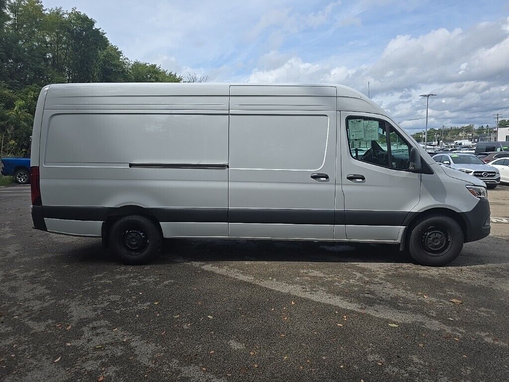 2024 mercedes-benz sprinter cargo 170 wb
