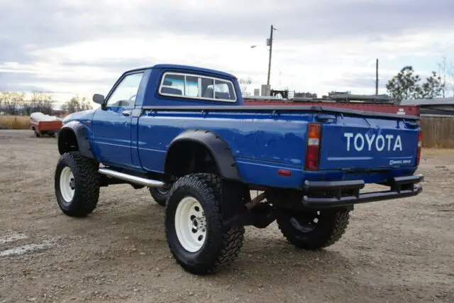 rare 1979 toyota hilux pickup, factory 4x4, original paint. 20r 4 speed