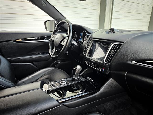 2018 maserati levante base