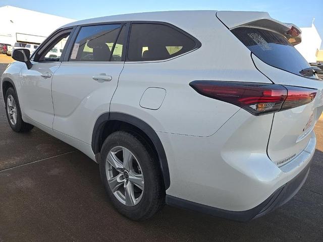 2024 toyota highlander le