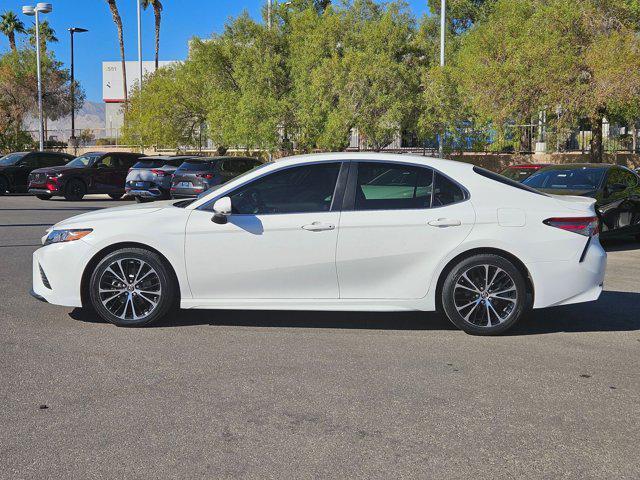 2018 toyota camry se