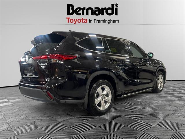 2022 toyota highlander le