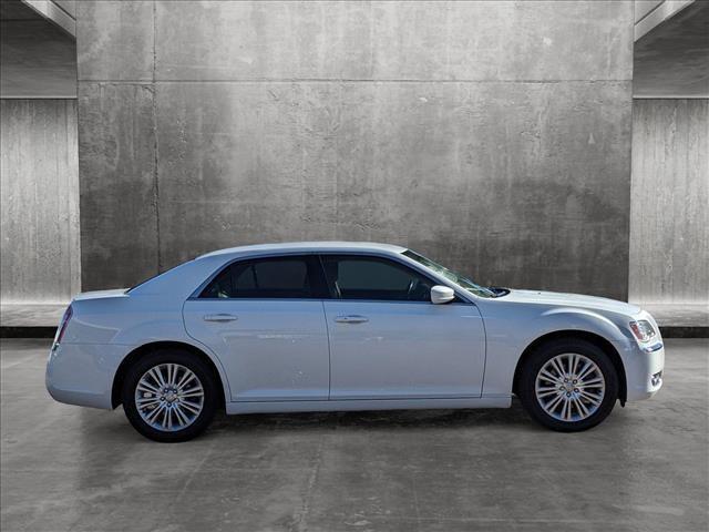 2014 chrysler 300 s