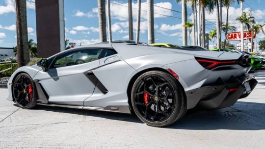 2024 Lamborghini Revuelto