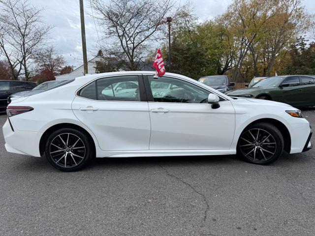2021 toyota camry se