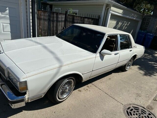 1989 / 5.0 liter v8 / automatic/low mileage