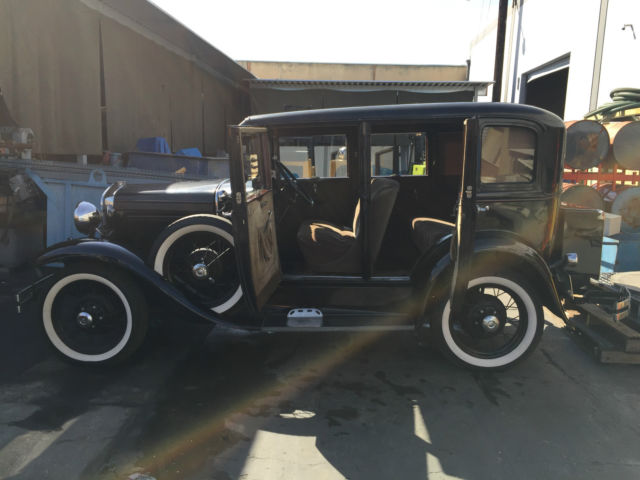 1930 ford model a 4 door sedan