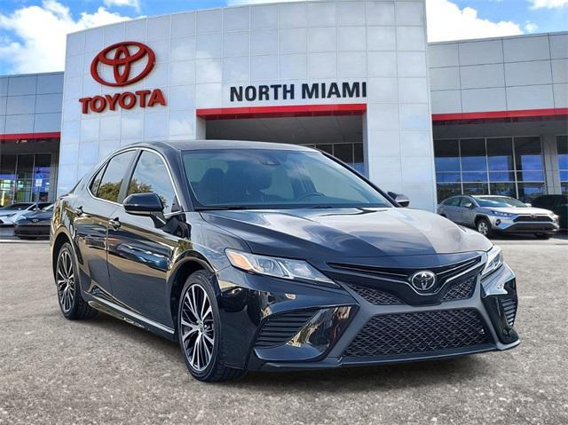 2020 toyota camry se