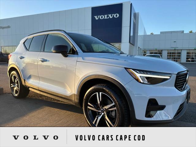 2024 volvo xc40 b5 core dark theme