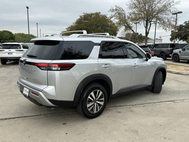 2023 nissan pathfinder sl