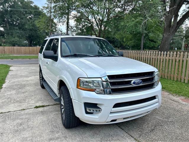 2017 ford expedition xlt