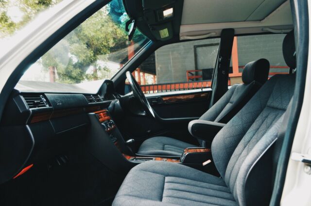 rare 1994 mercedes-benz e220 | japanese spec right-hand drive | 29k miles